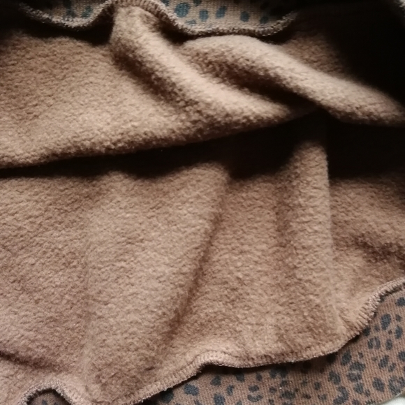 ABERCROMBIE & FITCH Soft A & F Dark Brown leopard Mockneck sweater Medium A&F - Picture 3 of 10